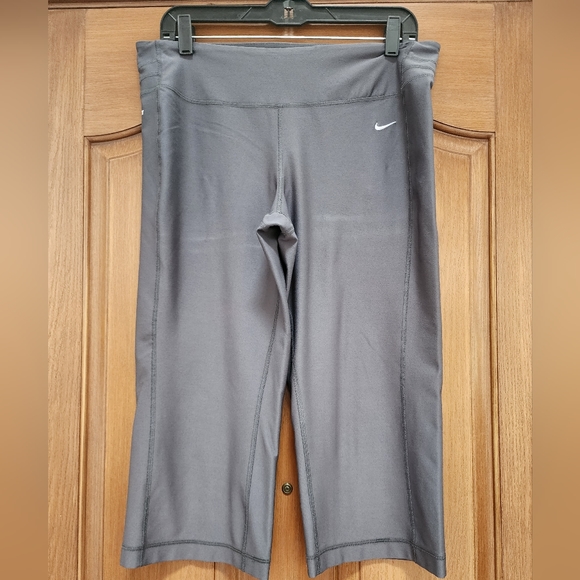 Nike Dri-Fit Cropped Athletic Pants sz Large - Picture 1 of 6